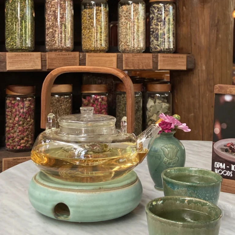SHADE_Botanicals_-_Loose_Leaf_Tea_Blends_-_Drinking_Lifetyle_for_Restaurant_and_Cafe