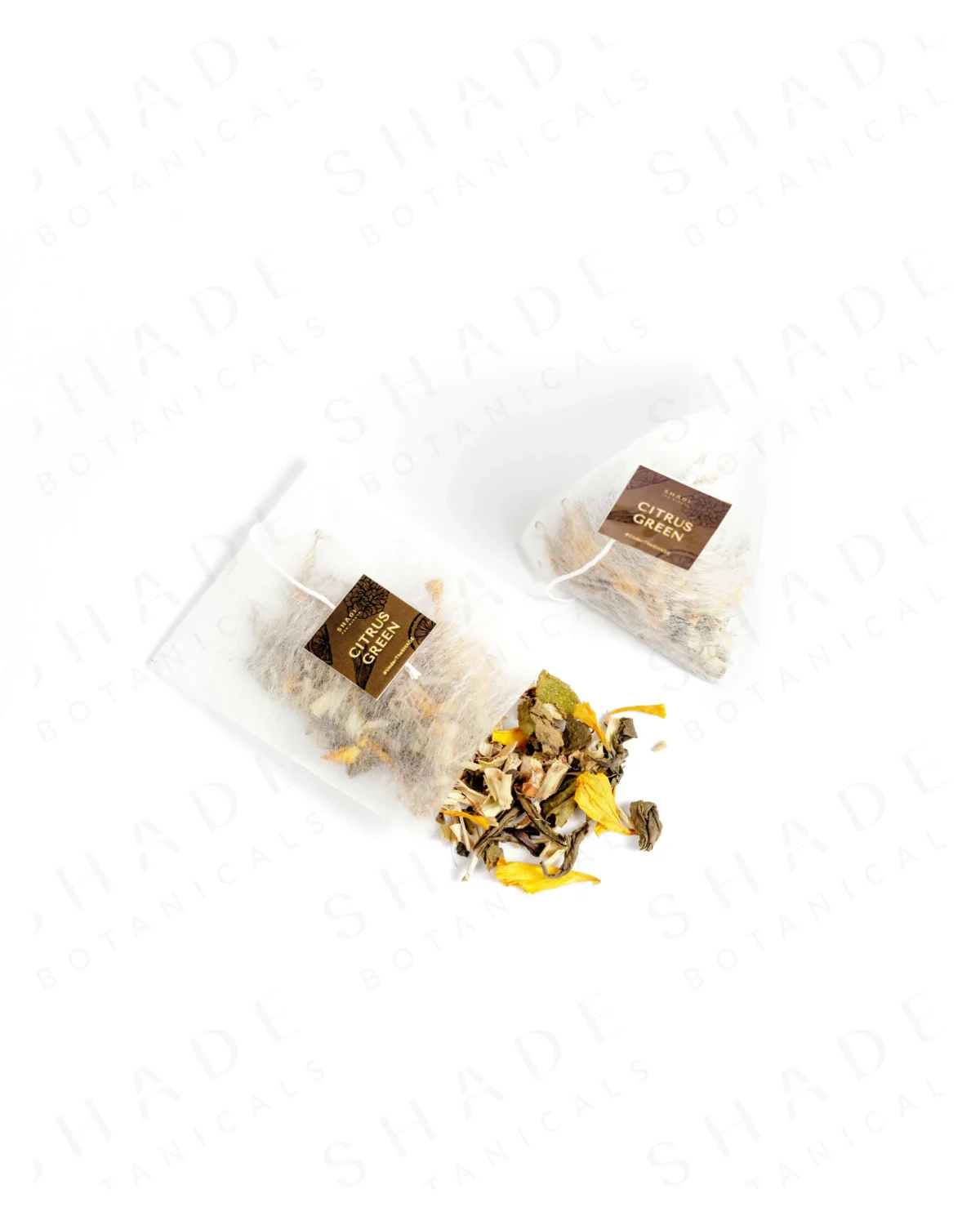 SHADE_Botanicals_-_Tea_Bag_with_Loose_Leaf_Tea_Blends_-_Drinking_Lifetyle_-_Citrus_Green_Variant
